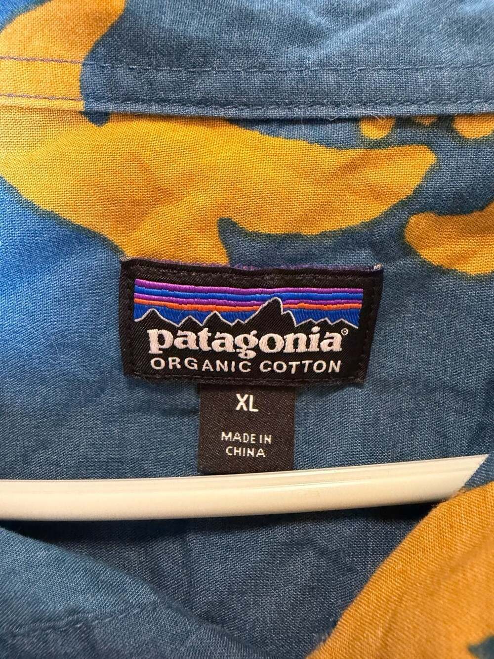 Patagonia Go To Shirt Size XL Blue Yellow Floral Short Sleeve - Picture 2 of 3